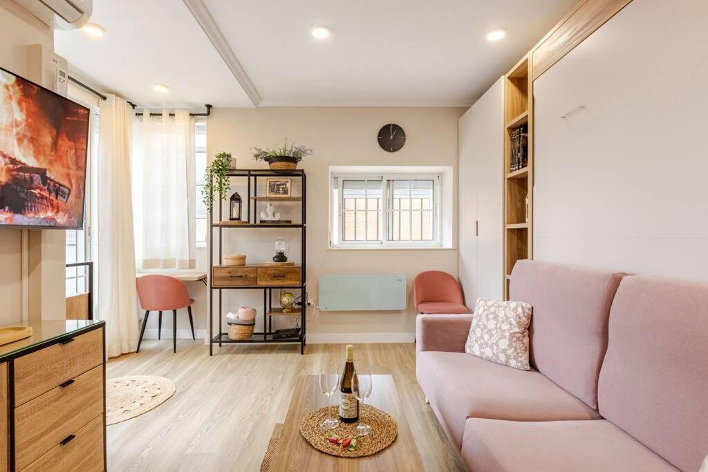 Appartement New! Cozy For Couples With Private Patio Séville