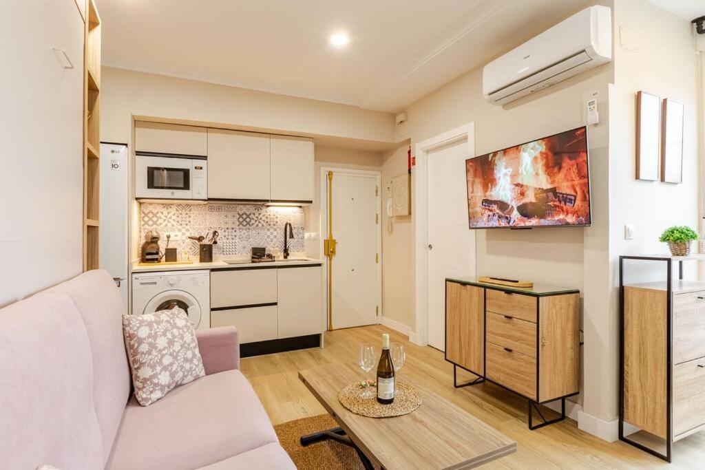 New! Cozy For Couples With Private Patio * Seville